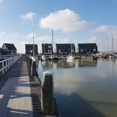 Aan De Haven Van Feriehus *